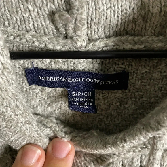 American Eagle Hooded Pullover Cable Knit Sweater Light Grey size small - Picture 7 of 11